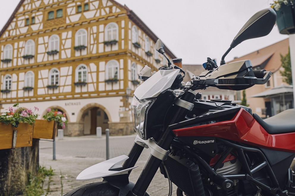 Husqvarna Nuda 900 R Test rabljenega motornega kolesa - Slika 3