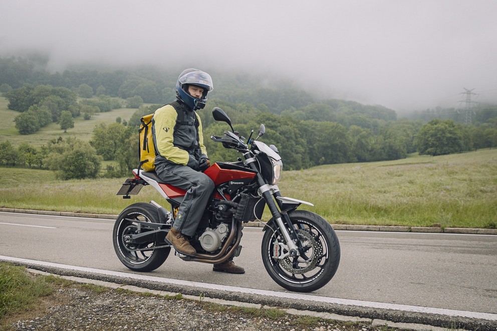 Husqvarna Nuda 900 R Test ojetého motocyklu - Obrázek 39