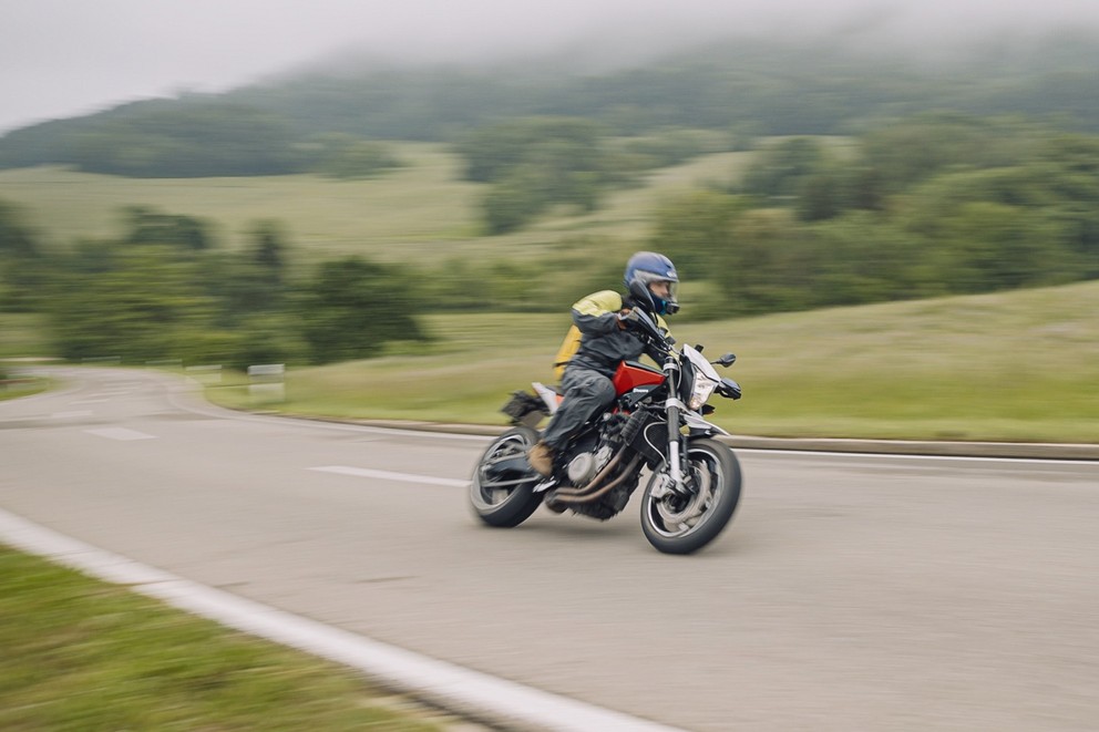 Husqvarna Nuda 900 R Test ojetého motocyklu - Obrázek 26