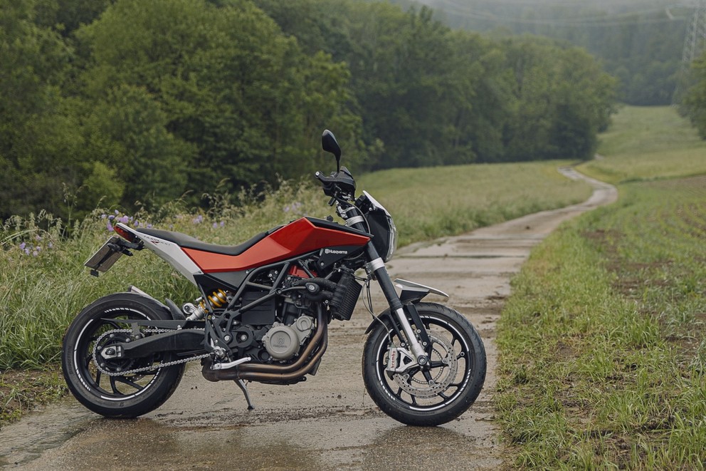 Husqvarna Nuda 900 R Test ojetého motocyklu - Obrázek 31