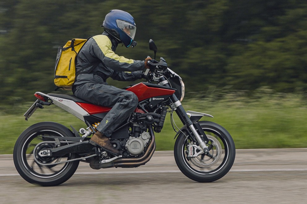 Husqvarna Nuda 900 R Test ojetého motocyklu - Obrázek 14