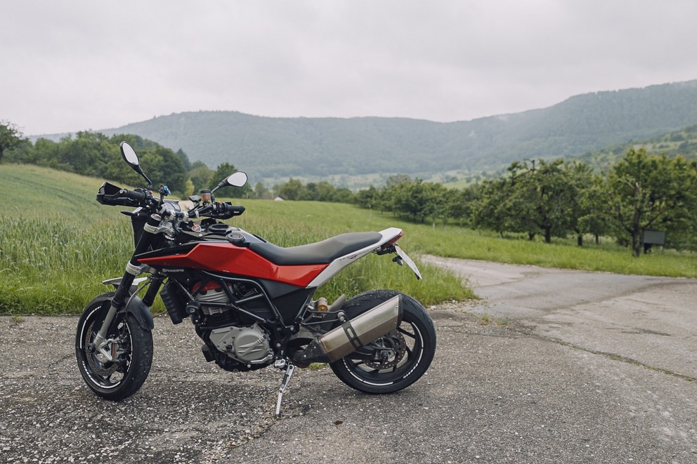 Husqvarna Nuda 900 R Test ojetého motocyklu - Obrázek 40