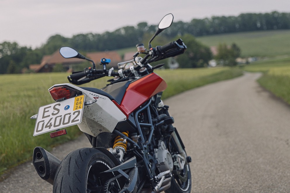 Husqvarna Nuda 900 R Test ojetého motocyklu - Obrázek 25