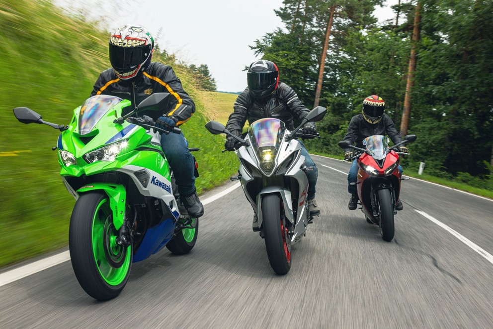 Kawasaki Ninja ZX-4RR vs. Suzuki GSX-8R vs. Triumph Daytona - Imagem 64