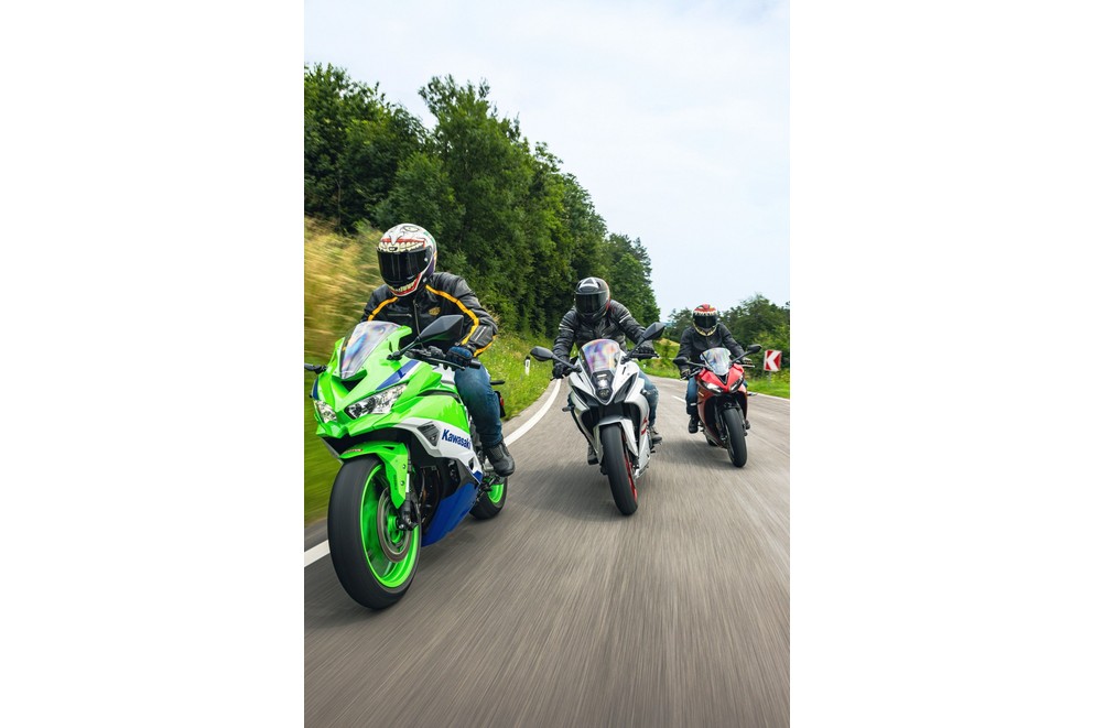 Kawasaki Ninja ZX-4RR vs. Suzuki GSX-8R vs. Triumph Daytona - Obraz 26