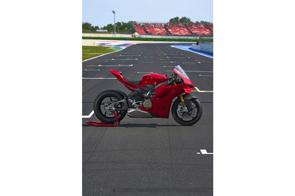 NOVÁ Ducati Panigale V4 2025 - Obrázek 52