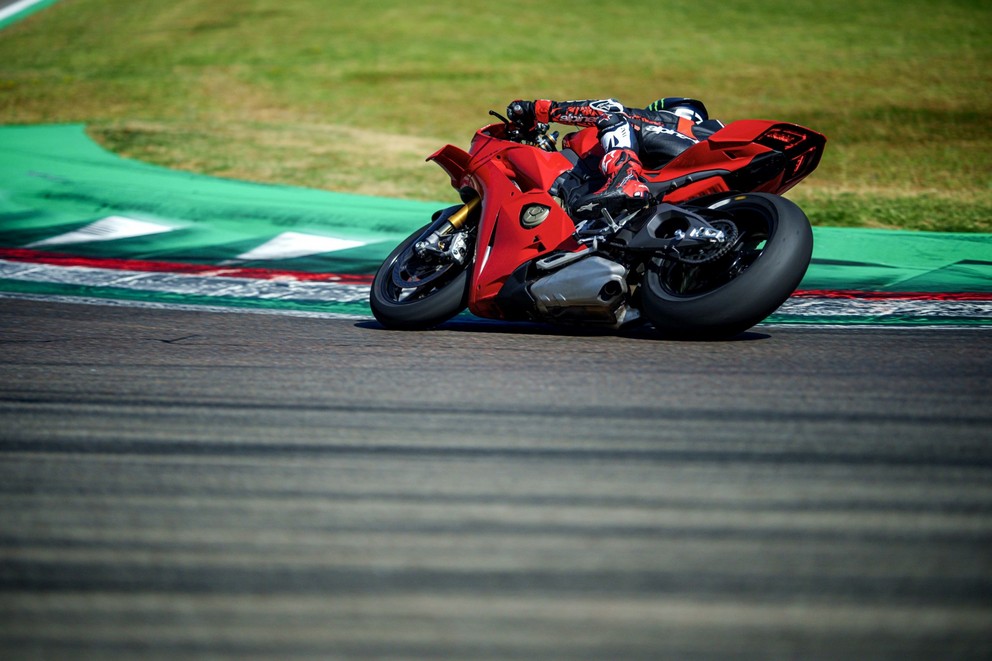 'YENİ Ducati Panigale V4 2025' - Resim 70