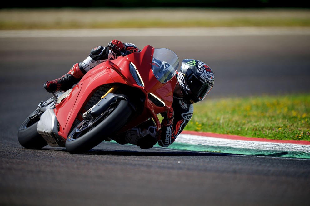 'YENİ Ducati Panigale V4 2025' - Resim 7