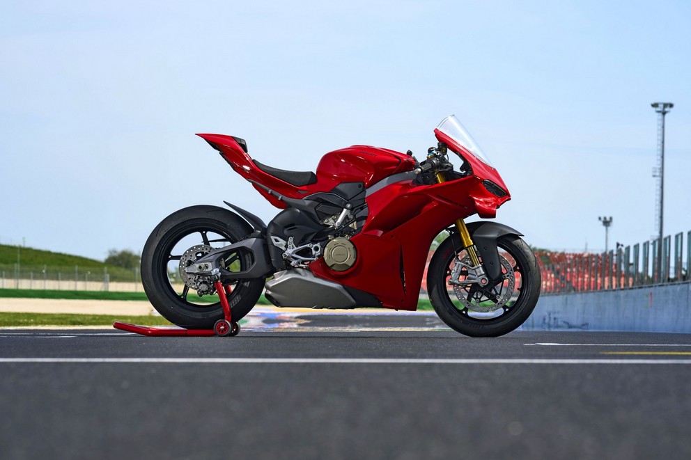 NOVA Ducati Panigale V4 2025 - Imagem 45