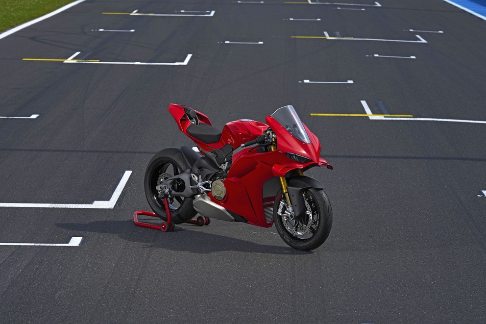 NUEVA Ducati Panigale V4 2025 - Imagen 69