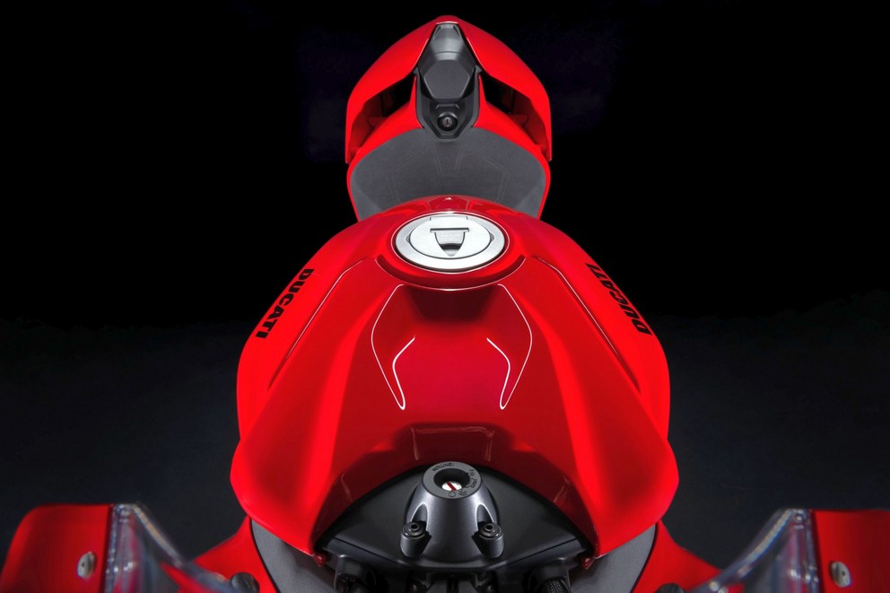 NOVA Ducati Panigale V4 2025 - Imagem 18