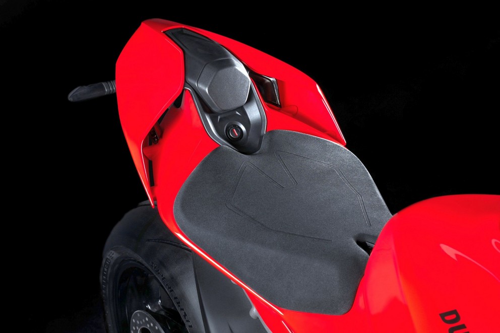 NOUVELLE Ducati Panigale V4 2025 - Image 33