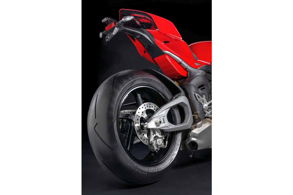 NOVÁ Ducati Panigale V4 2025 - Obrázek 57