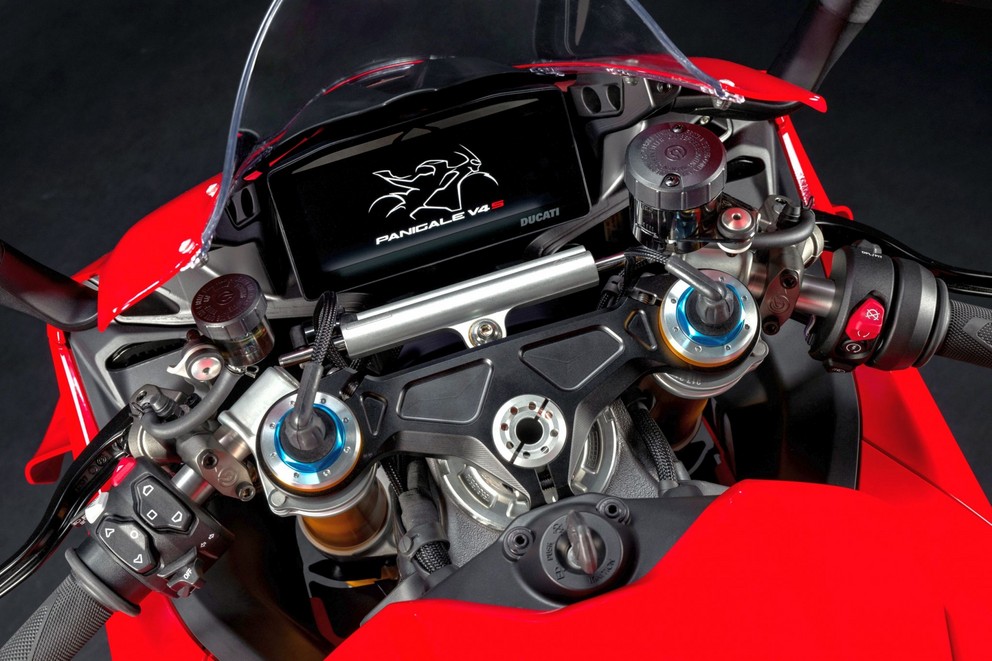 NOVA Ducati Panigale V4 2025 - Слика 62