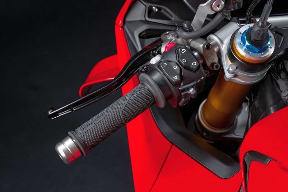 NUEVA Ducati Panigale V4 2025 - Imagen 16