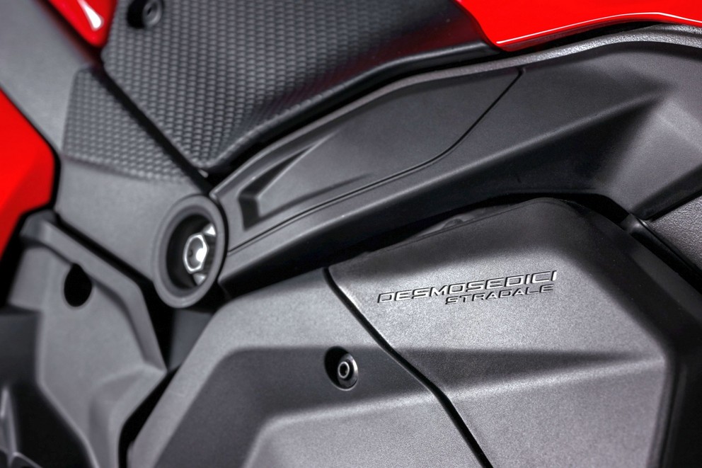 NUEVA Ducati Panigale V4 2025 - Imagen 56