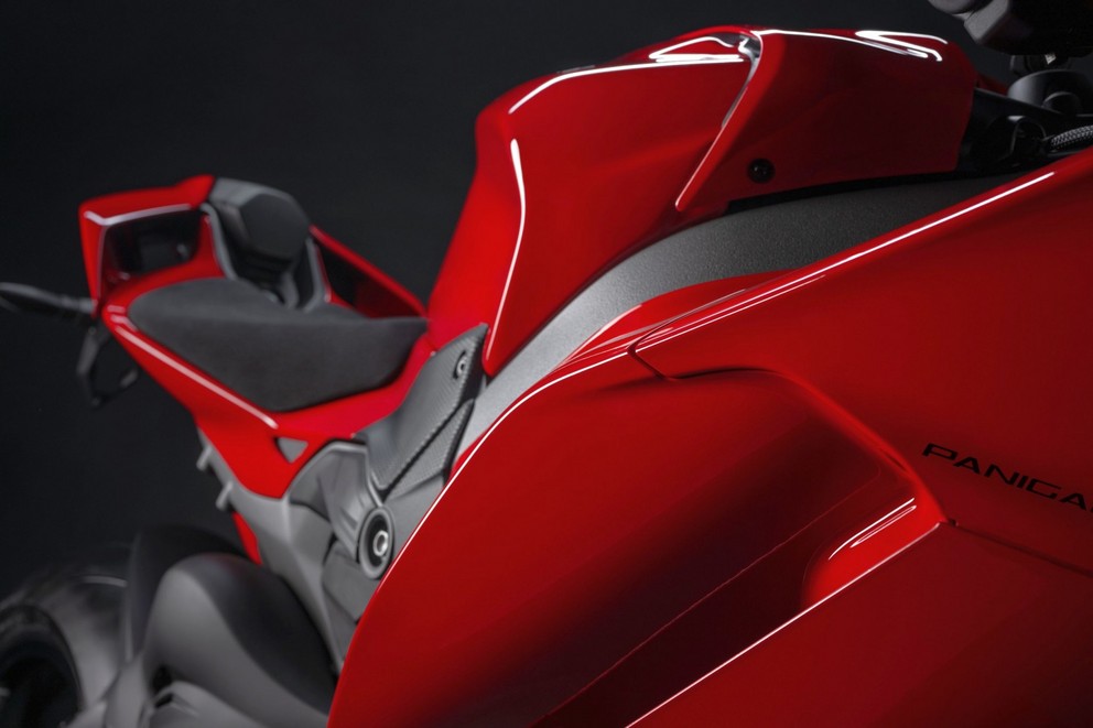 NUEVA Ducati Panigale V4 2025 - Imagen 39