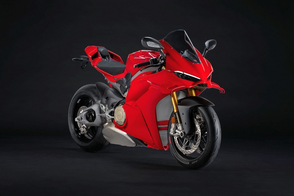 NOVA Ducati Panigale V4 2025 - Слика 44