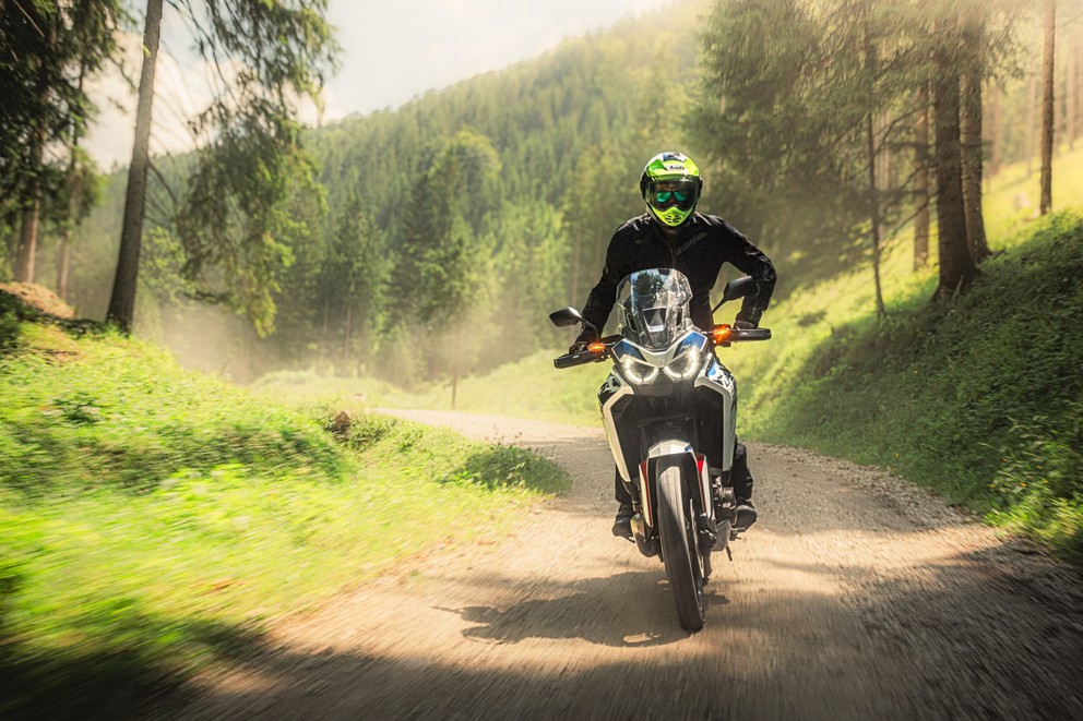 Honda CRF1100L Africa Twin in the big 1000PS Offroad Test 2024 - Image 11