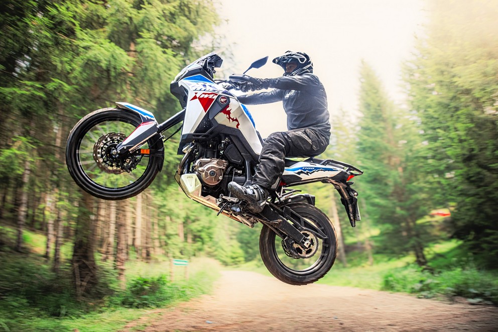 Honda CRF1100L Africa Twin in the big 1000PS Offroad Test 2024 - Image 1