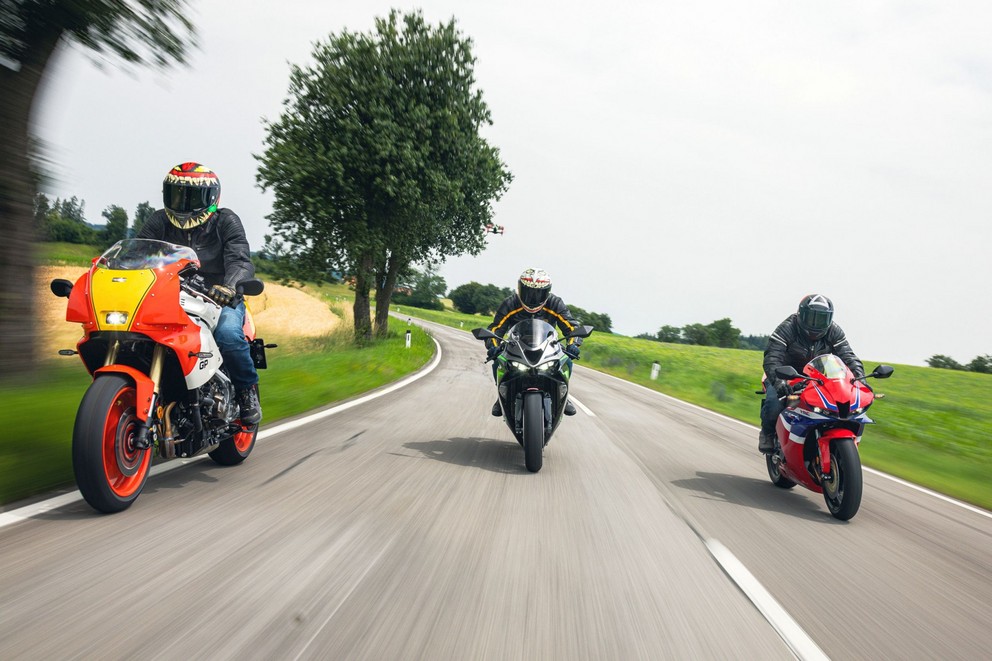 Yamaha XSR900 GP vs. Honda CBR600RR vs. Kawasaki Ninja ZX-6R - Слика 31