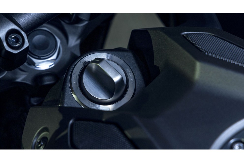 Yamaha MT-09 Y-AMT 2024 with automatic transmission! - Image 7