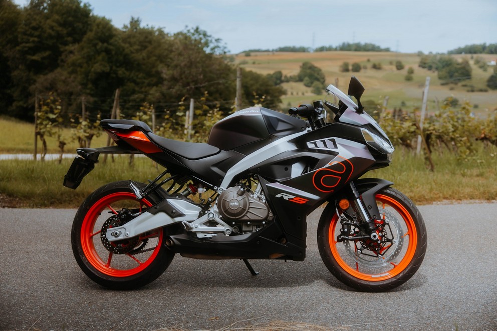 Is the Aprilia RS 457 the perfect entry-level bike? A voice from the female rider's camp tests it - Image 4