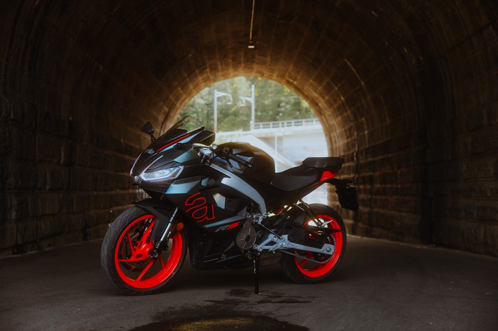 Is the Aprilia RS 457 the perfect entry-level bike? A voice from the female rider's camp tests it - Image 12