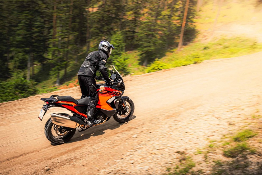 KTM 1290 Super Adventure S v velikem 1000PS Offroad testu 2024 - Slika 15