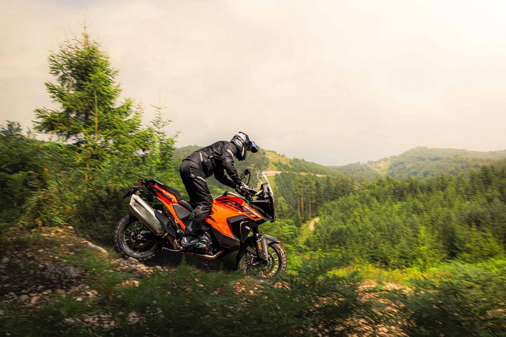 KTM 1290 Super Adventure S v velikem 1000PS Offroad testu 2024 - Slika 3