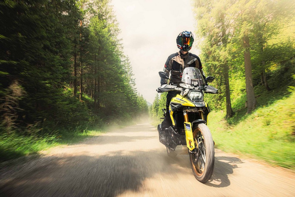 Suzuki V-Strom 1050 DE w wielkim teście offroadowym 1000PS 2024 - Obraz 17