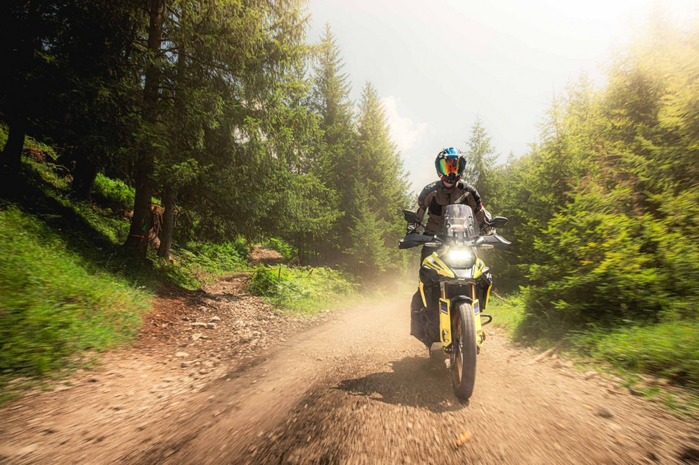 Suzuki V-Strom 1050 DE büyük 1000PS Offroad Testi 2024 - Resim 28