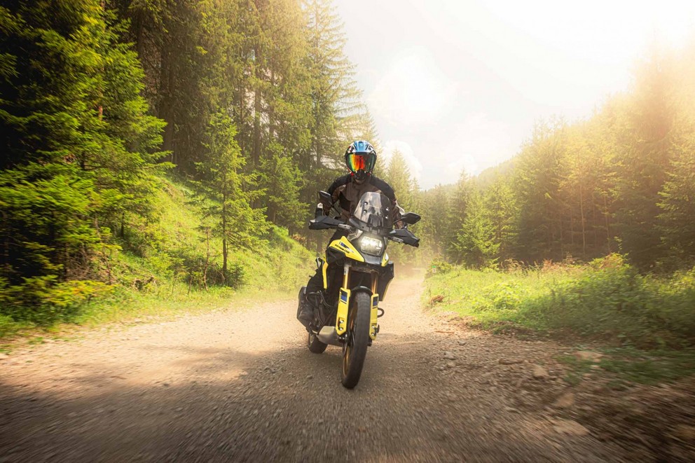 Suzuki V-Strom 1050 DE v veľkom 1000PS Offroad teste 2024 - Obrázok 29