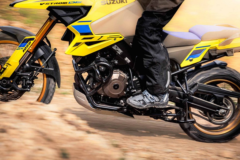 Suzuki V-Strom 1050 DE v velkém 1000PS Offroad testu 2024 - Obrázek 38