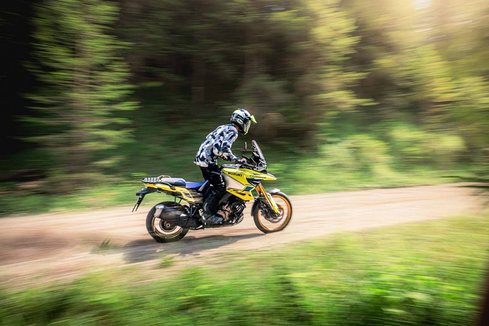 Suzuki V-Strom 1050 DE v velkém 1000PS Offroad testu 2024 - Obrázek 37