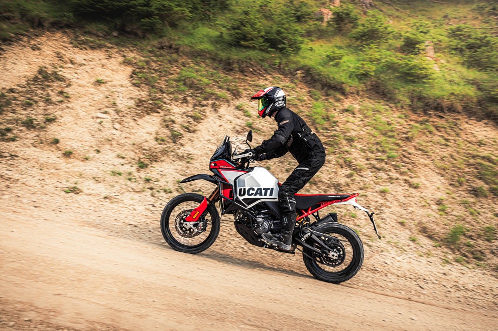 Ducati Desert X i det stora 1000PS offroad-testet 2024 - Bild 14