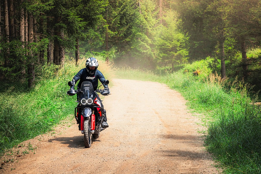 Ducati Desert X no grande teste offroad 1000PS 2024 - Imagem 18