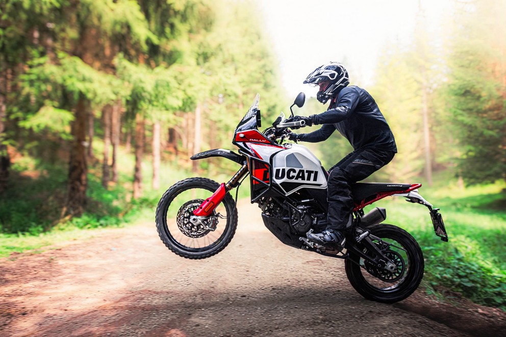 Ducati Desert X i det stora 1000PS offroad-testet 2024 - Bild 19