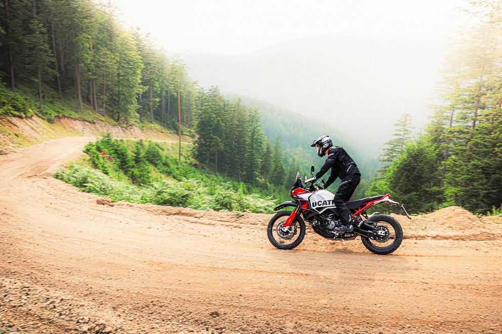 Ducati Desert X i det stora 1000PS offroad-testet 2024 - Bild 2