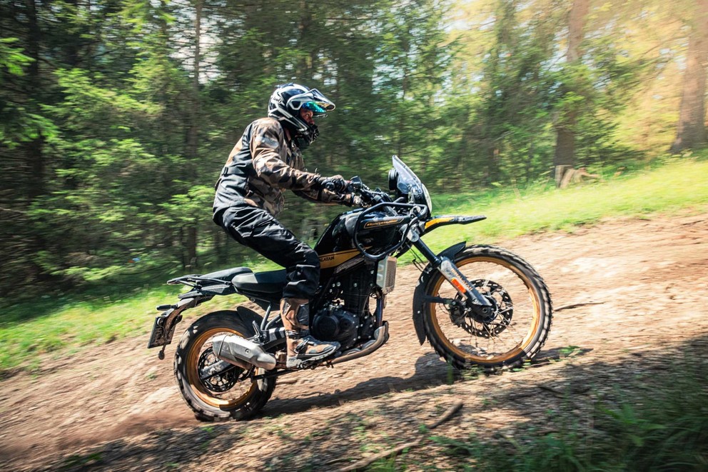 Royal Enfield Himalayan 452 in de grote 1000PS Offroad Test 2024 - afbeelding 21