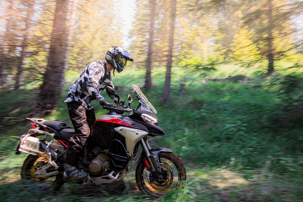 'Ducati Multistrada V4 Rally in de 1000PS Offroad Test 2024' - afbeelding 1