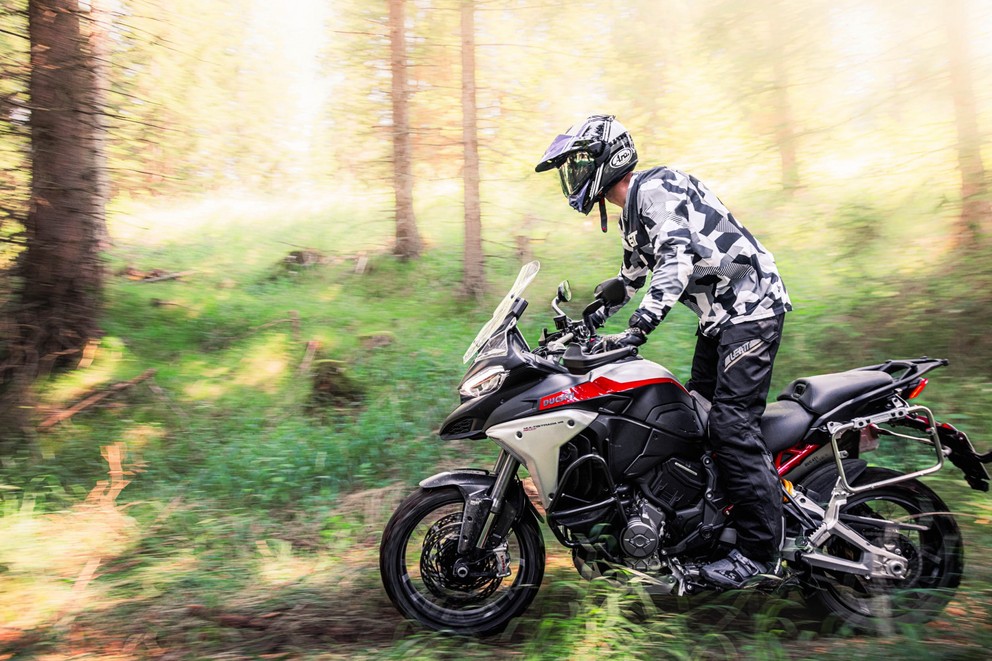 Ducati Multistrada V4 Rally dans le test off-road 1000PS 2024 - Image 3