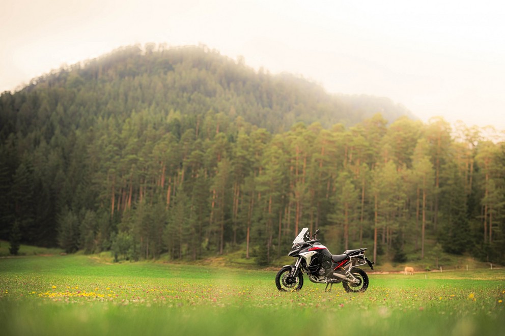 Ducati Multistrada V4 Rally dans le test off-road 1000PS 2024 - Image 13