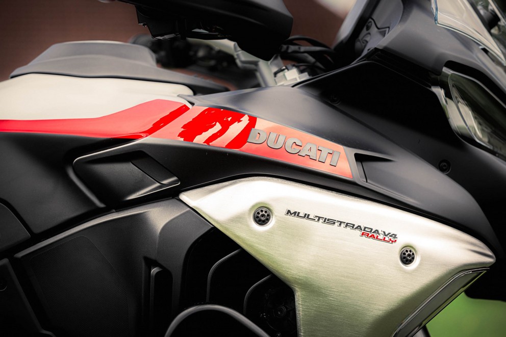 Ducati Multistrada V4 Rally dans le test off-road 1000PS 2024 - Image 30