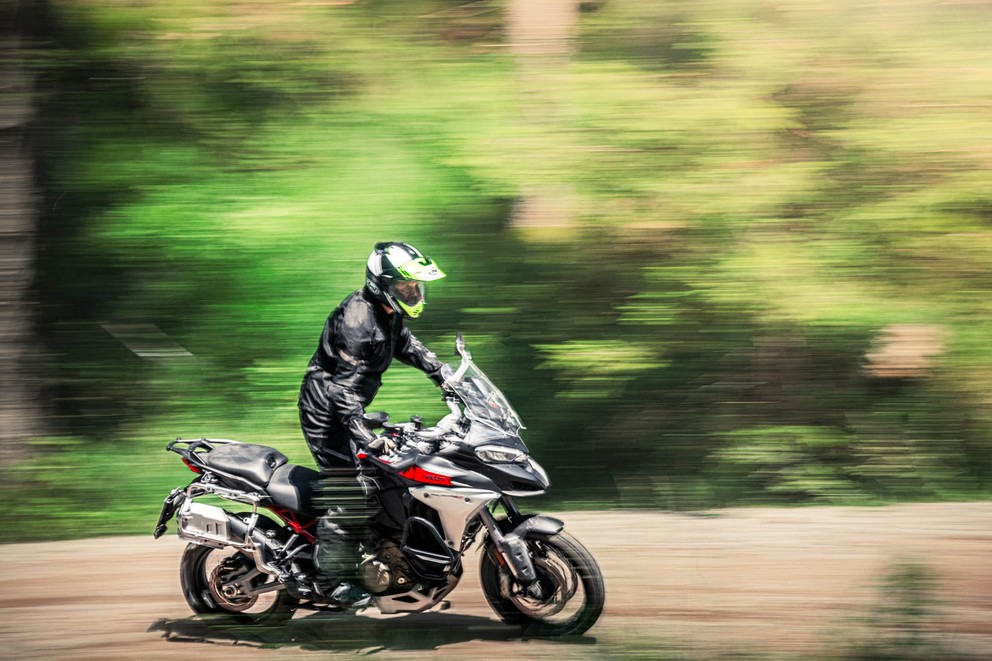 Ducati Multistrada V4 Rally dans le test off-road 1000PS 2024 - Image 35