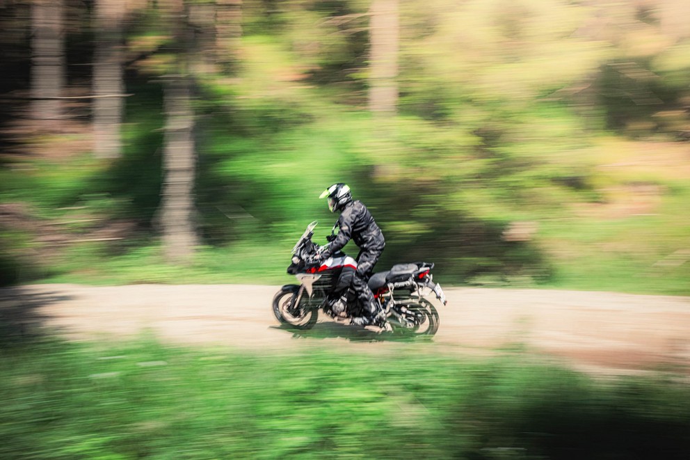 Ducati Multistrada V4 Rally dans le test off-road 1000PS 2024 - Image 38