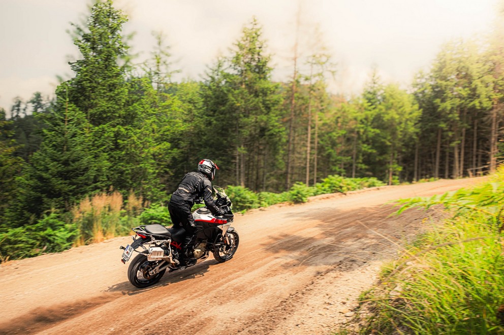 Ducati Multistrada V4 Rally dans le test off-road 1000PS 2024 - Image 44