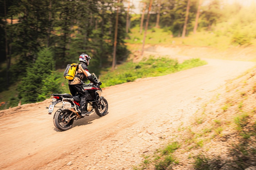 Ducati Multistrada V4 Rally dans le test off-road 1000PS 2024 - Image 46