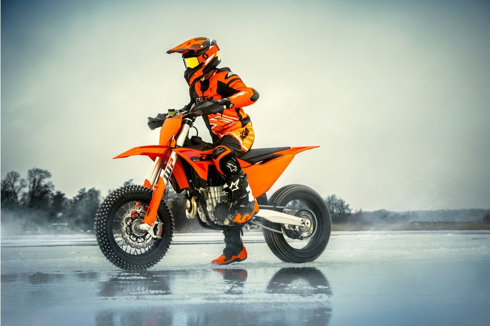 Nova KTM SMR 450 2025 - Imagem 18