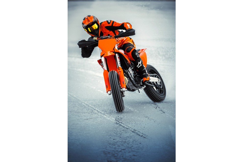 Nova KTM SMR 450 2025 - Imagem 28